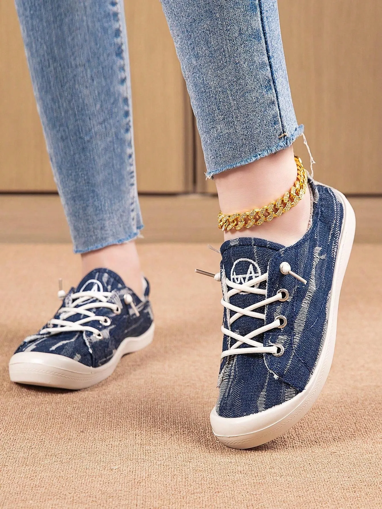 2024 Campus Chic: Lightweight Canvas Shoes for Plus Size Women