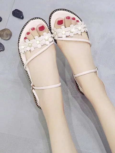 Fabulous  Decorate Flat Heel Sandals