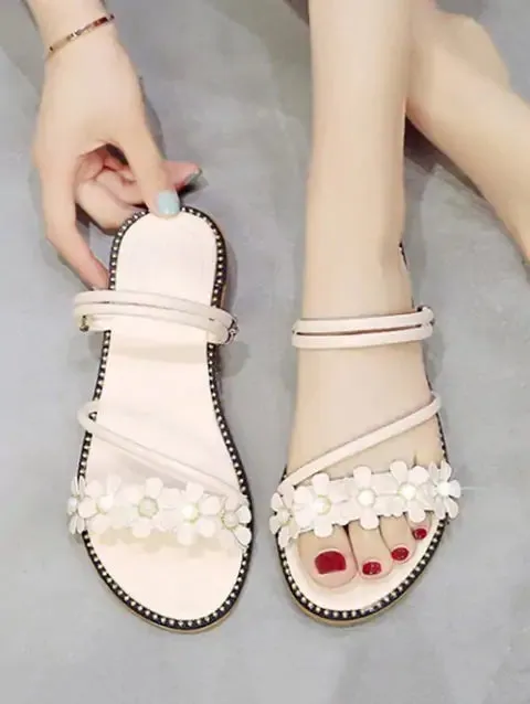 Fabulous  Decorate Flat Heel Sandals