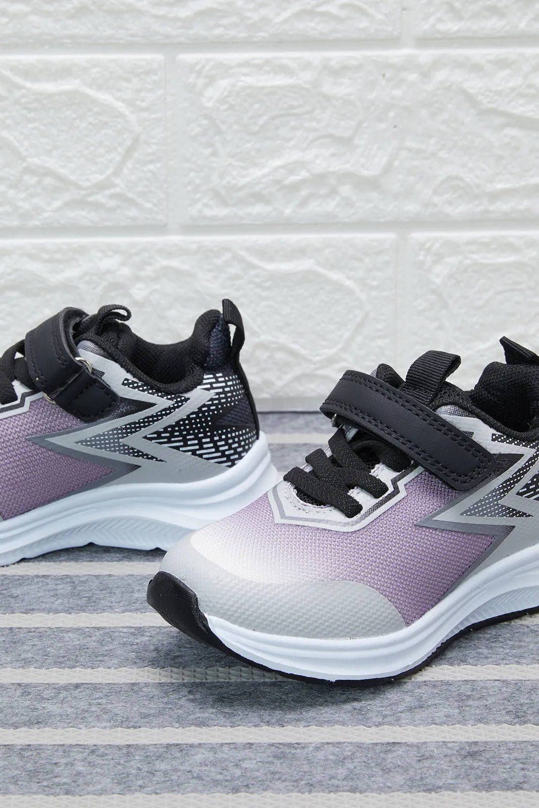 Grey Meash Trainer