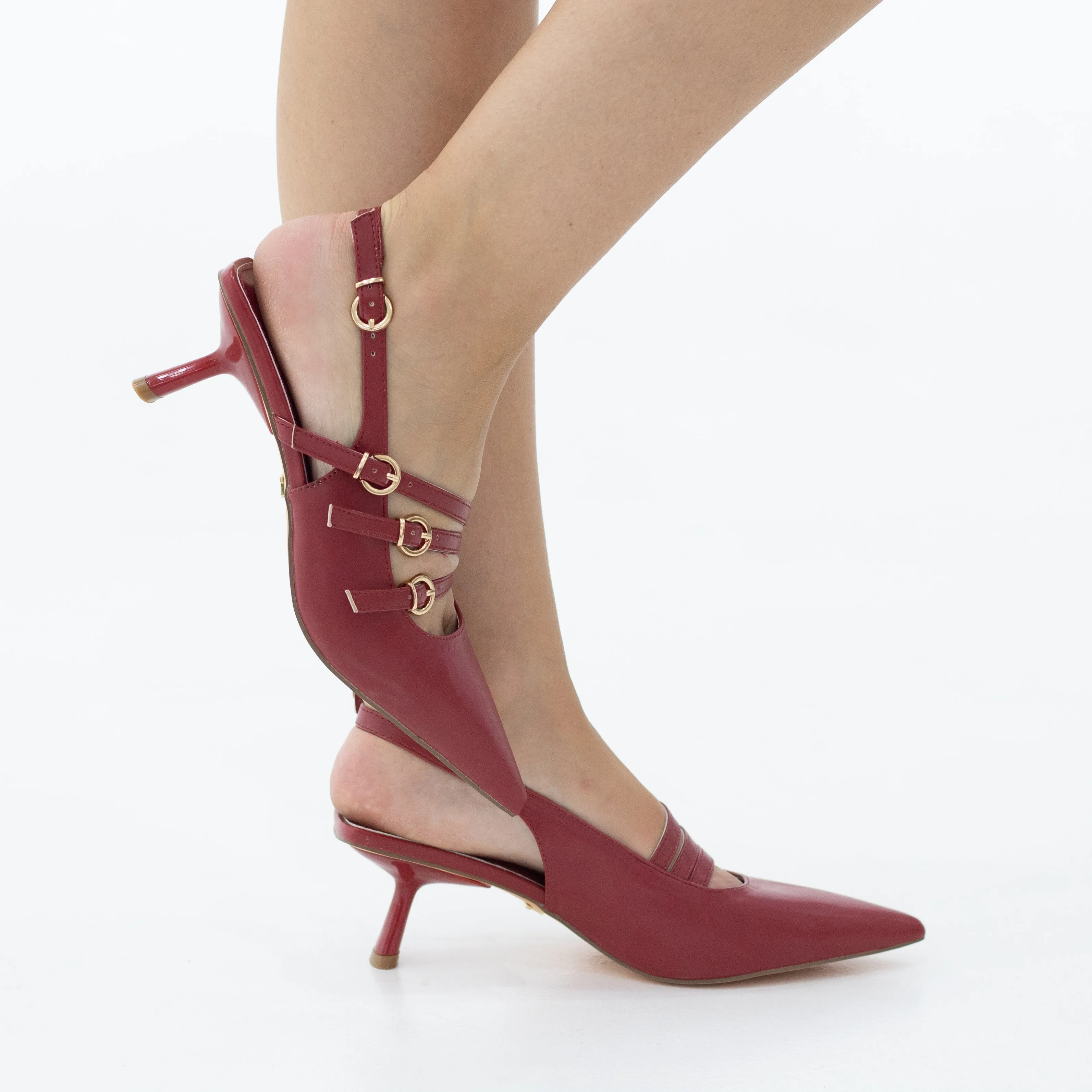 Hilma pointy sling back on a 4cm heel with a twist of side buckles finish