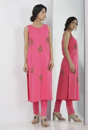 Set of 2: Raisa Pink Floral Hand-Block Printed Kota Straight Fit Sleeveless Kurta and Plain Cotton Pants with kota border