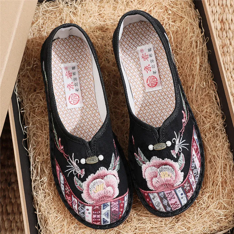 Women's Chinese Style Old Beijing Cloth Mother Canvas Shoes